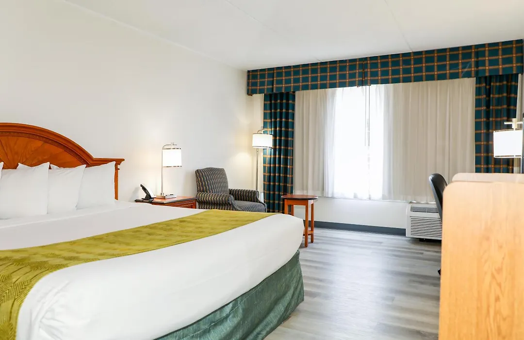 Ramada By Wyndham Cumberland Downtown-1