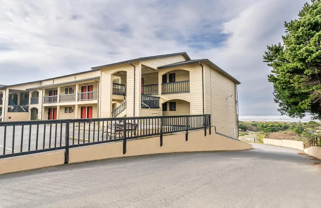 Gold Beach Inn-1
