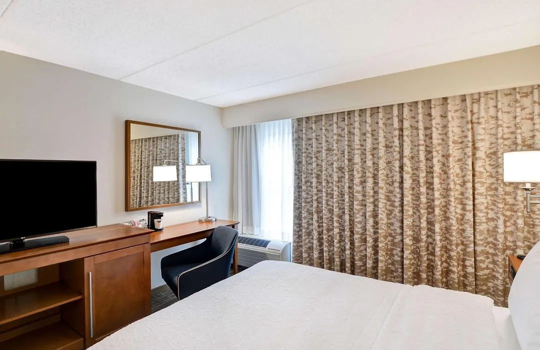Hampton Inn Albany-Wolf Road-1