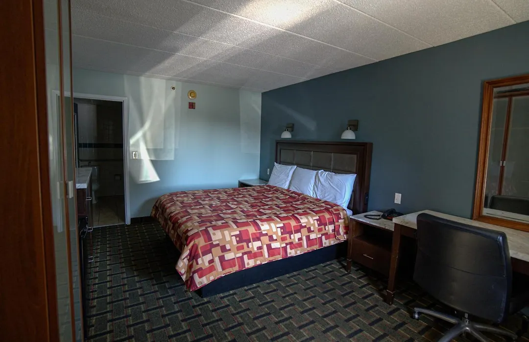 Excel Inn & Suites-1