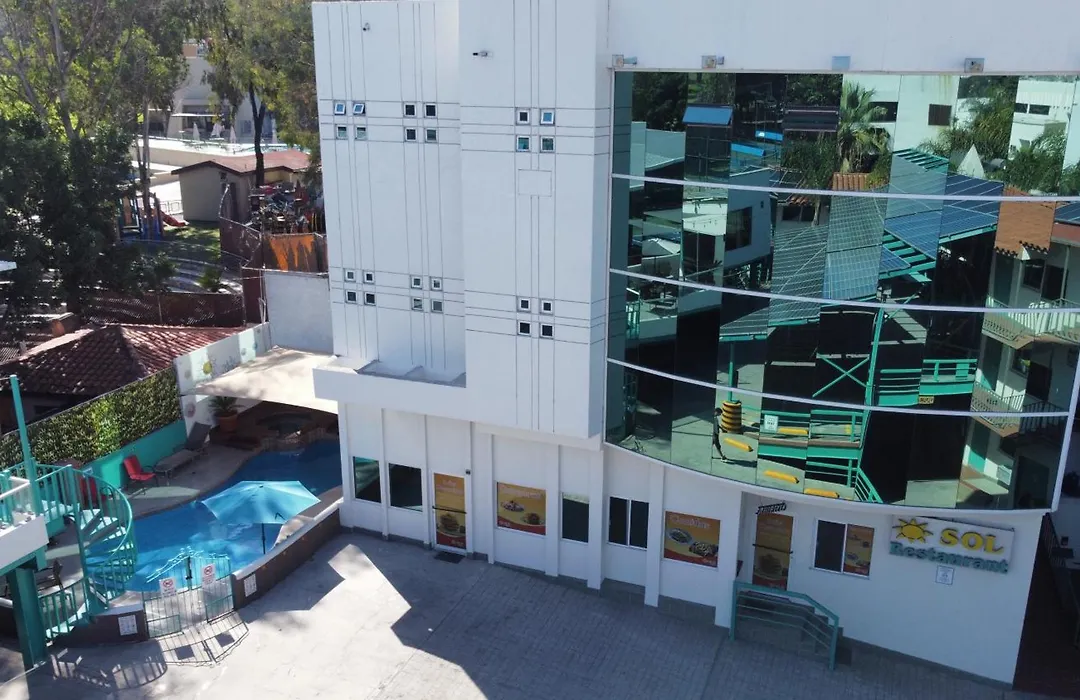 R Inn De Tijuana-1
