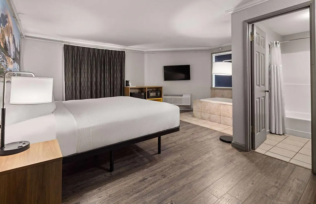 Days Inn By Wyndham Lakewood South Tacoma-1