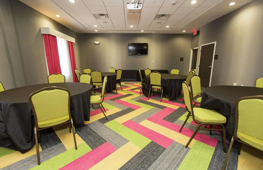 Hampton Inn Mustang-1