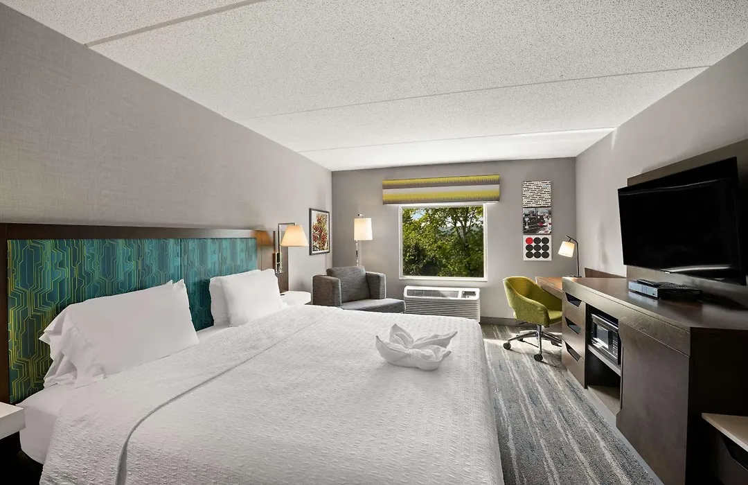 Hampton Inn & Suites Poughkeepsie-1