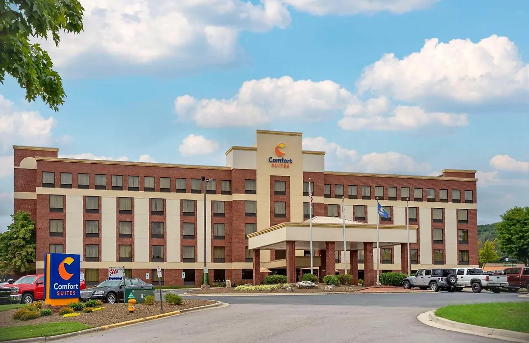 Comfort Suites Outlet Center-1