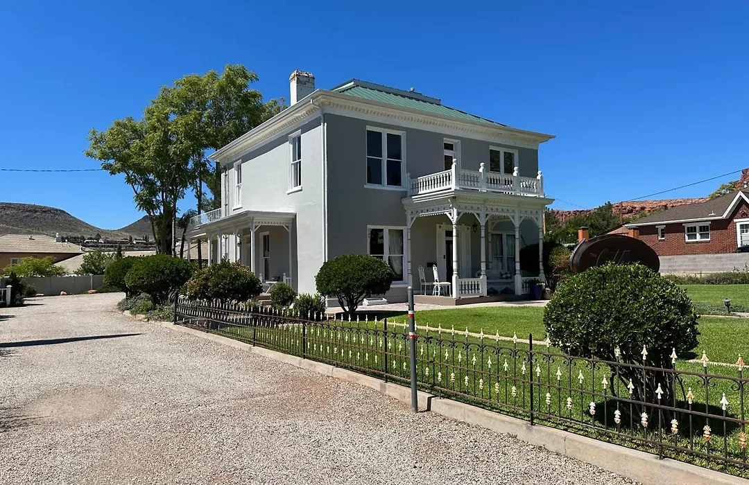 The Cottage At 241 North-1