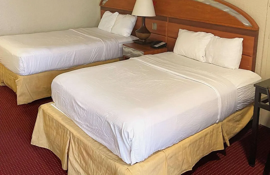 Howard Johnson By Wyndham Orlando-International Drive-1