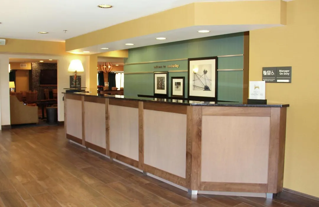 Hampton Inn Sandusky-Central-1