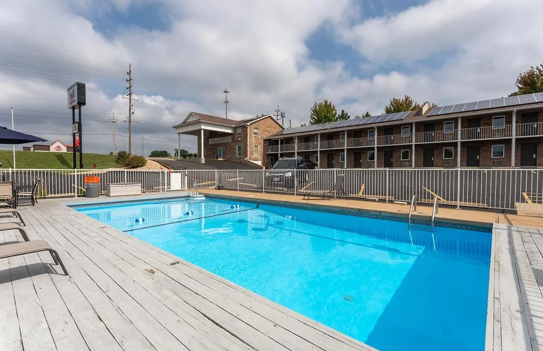 Schmidt'S Creek Hotel-1