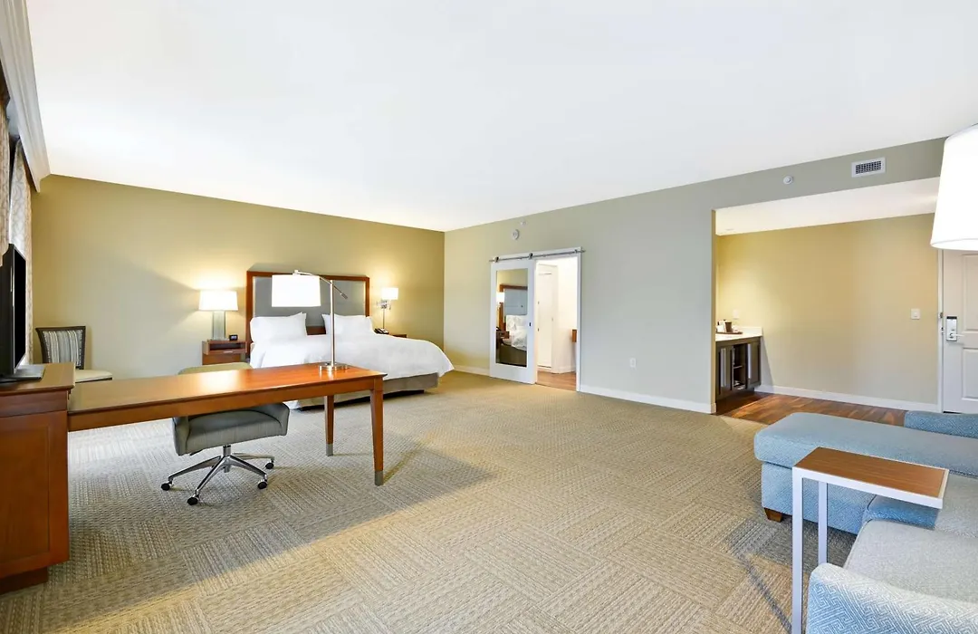 Hampton Inn & Suites Charleston Airport-1