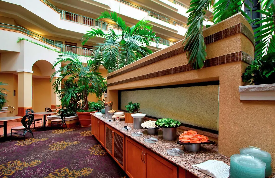 Embassy Suites By Hilton Greensboro Airport-1