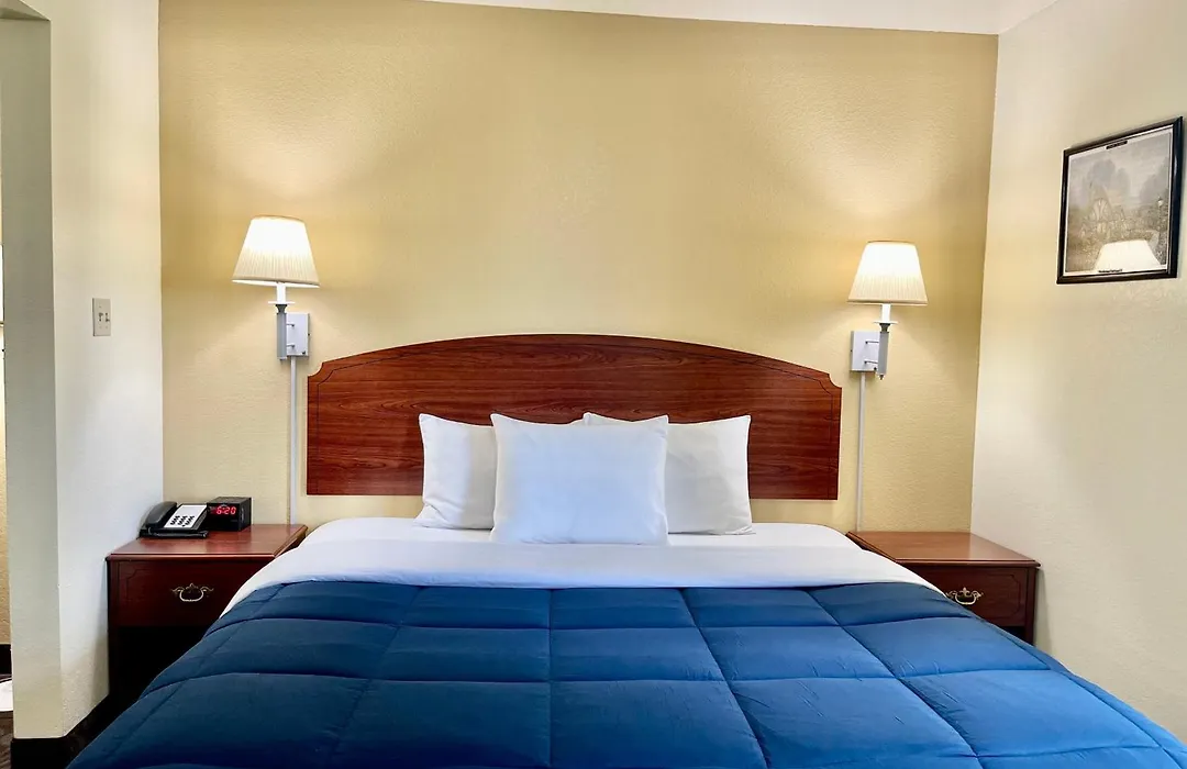 Candlelight Inn & Suites Hwy 69 Near Mcalester-1