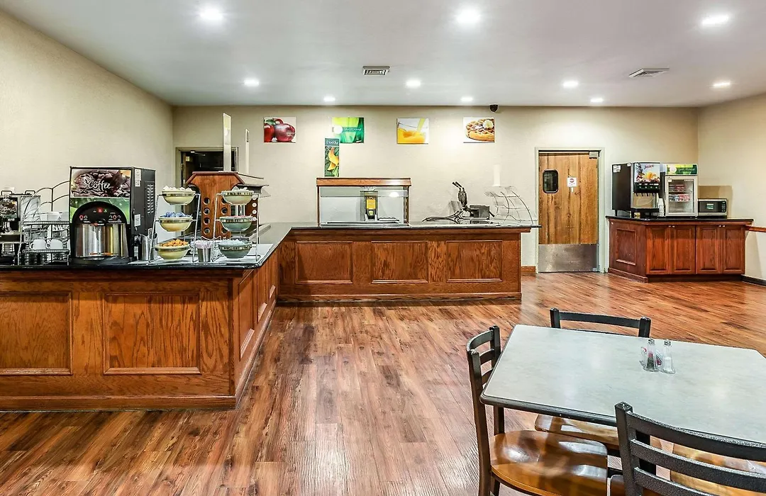 Quality Inn & Suites Hannibal West-1