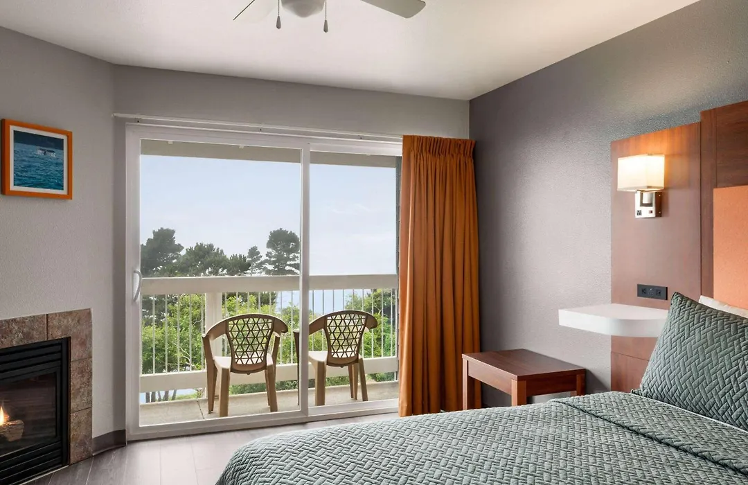 Travelodge By Wyndham Depoe Bay-1