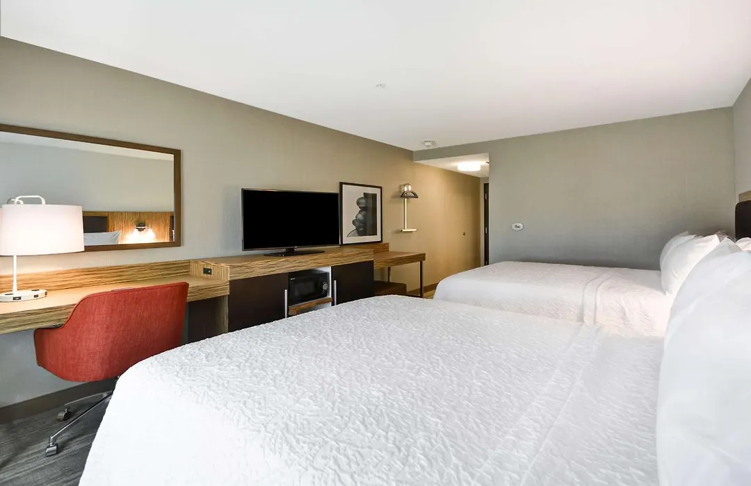 Hampton Inn & Suites Detroit/Warren-1