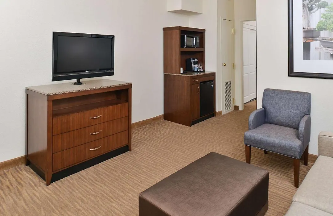 Hilton Garden Inn Addison-1