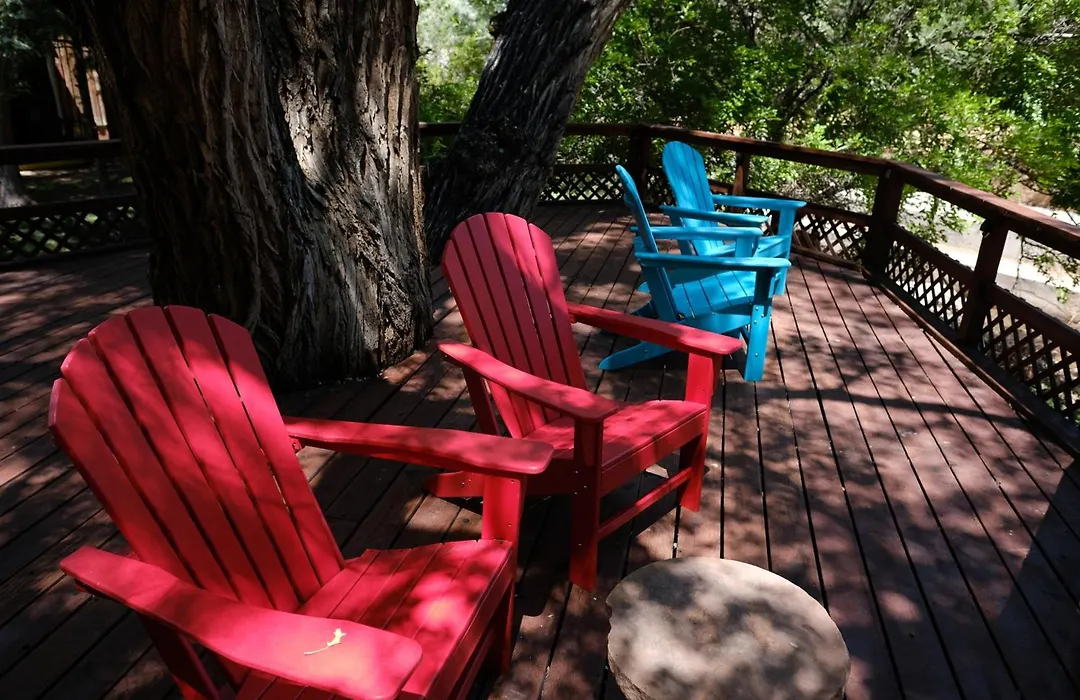 Creekside Cowa-Bungalow!-1