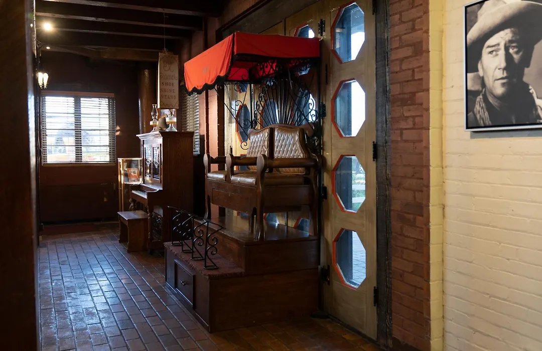 Hotel El Rancho-1