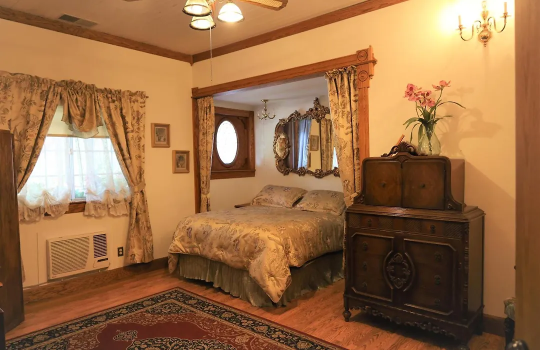 Mariposa Hotel Inn-1