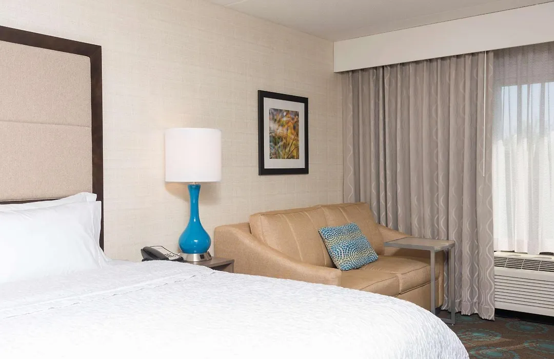 Hampton Inn Bloomington-1