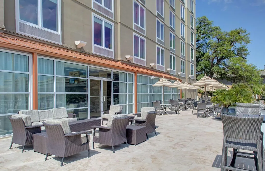Doubletree By Hilton Biloxi-1