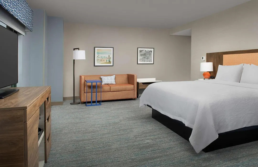 Hampton Inn Baltimore-Downtown-Convention Center-1
