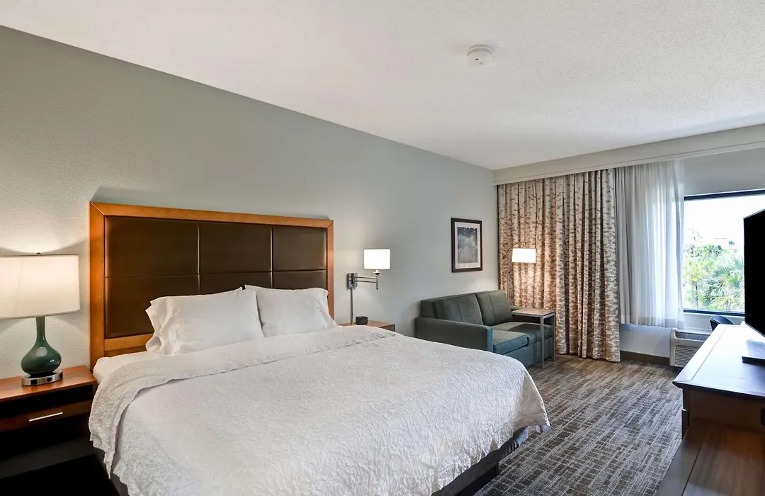 Hampton Inn Palm Beach Gardens-1
