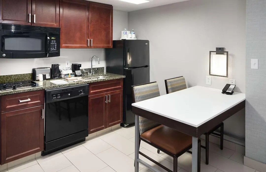 Hampton Inn & Suites Memphis-Beale Street-1