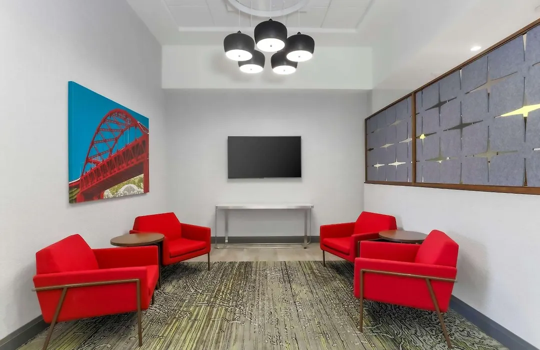 Hampton Inn & Suites Pittsburgh Downtown-1