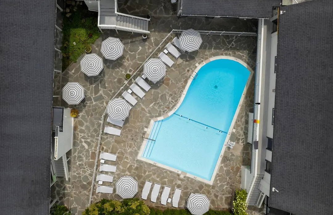 A Wave Inn - Montauk-1