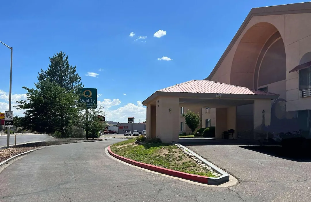 Quality Inn & Suites Farmington-1