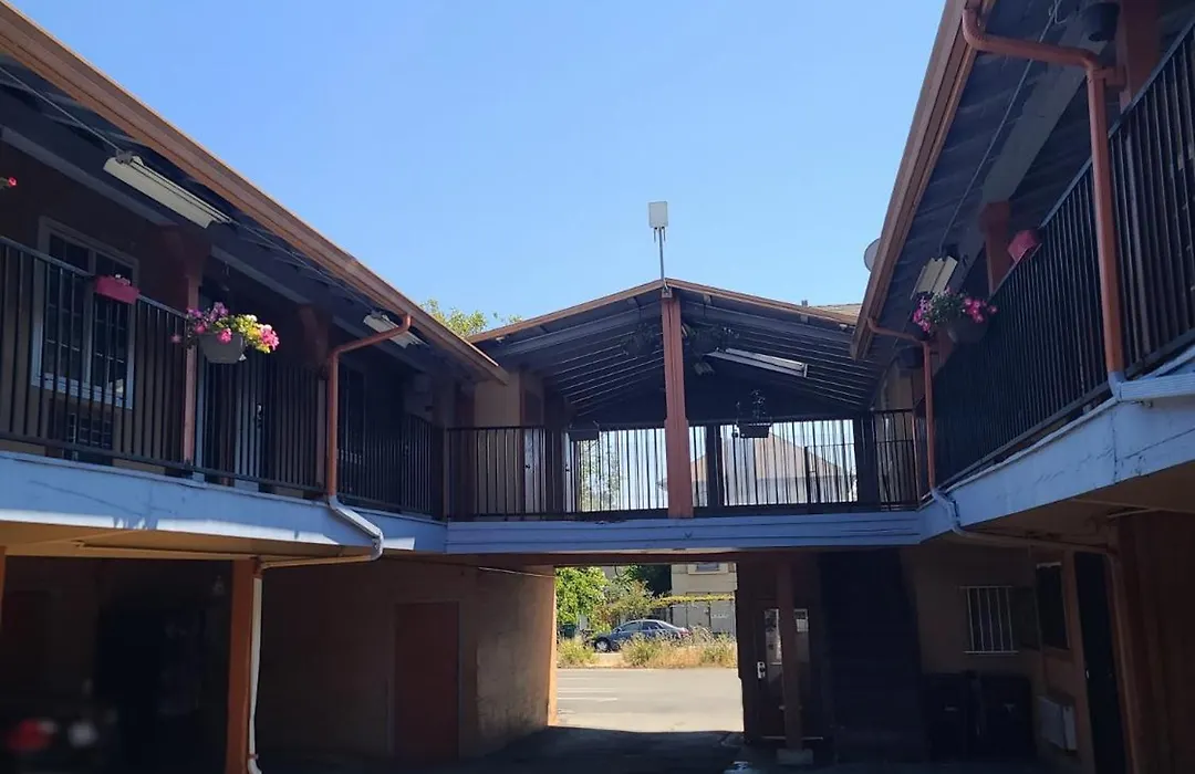 Nights Inn Motel-1