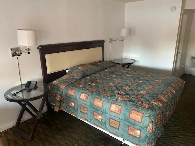 Deluxe Inn Austin-1