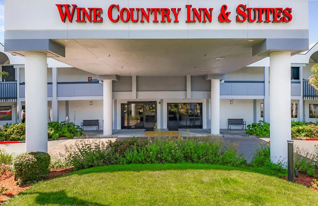 Best Western Plus Wine Country Inn & Suites-1