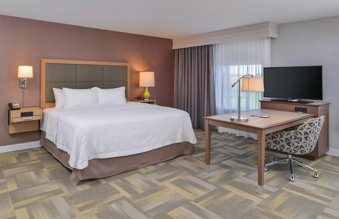 Hampton Inn And Suites Altoona-Des Moines By Hilton-1
