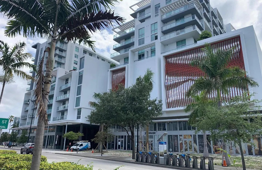 Luxury Oceanview Studio At Miami Design District-1