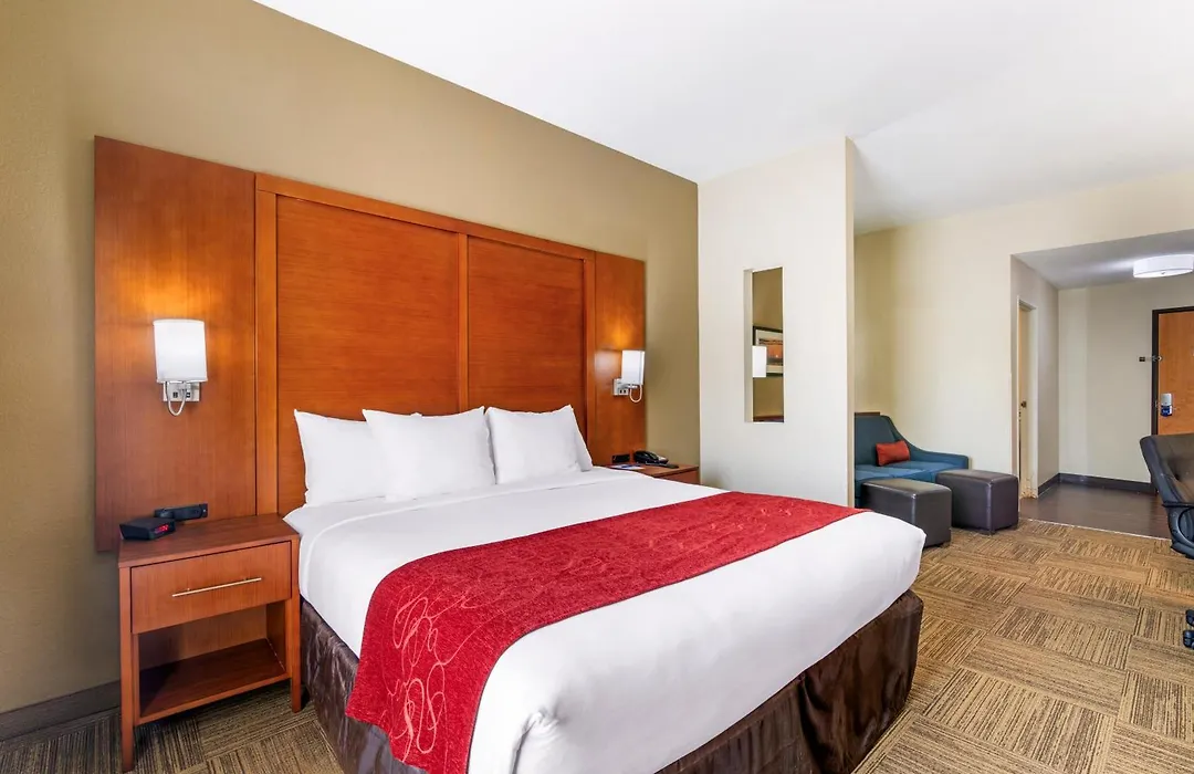 Comfort Suites Brunswick-1