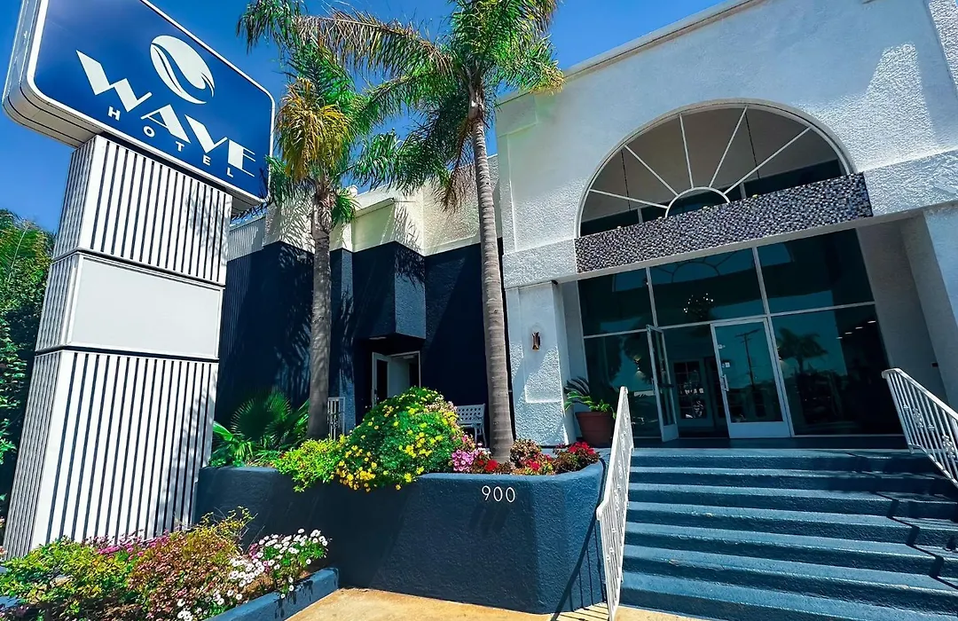Wave Hotel Manhattan Beach-1