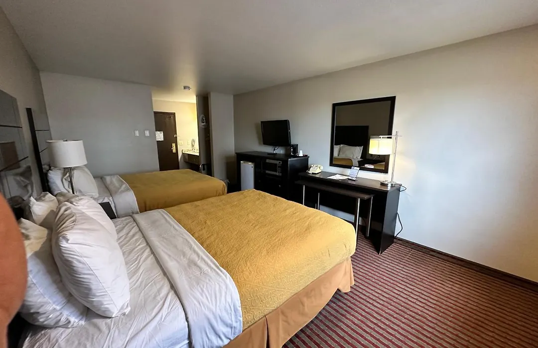 Rodeway Inn & Suites Madison East-1