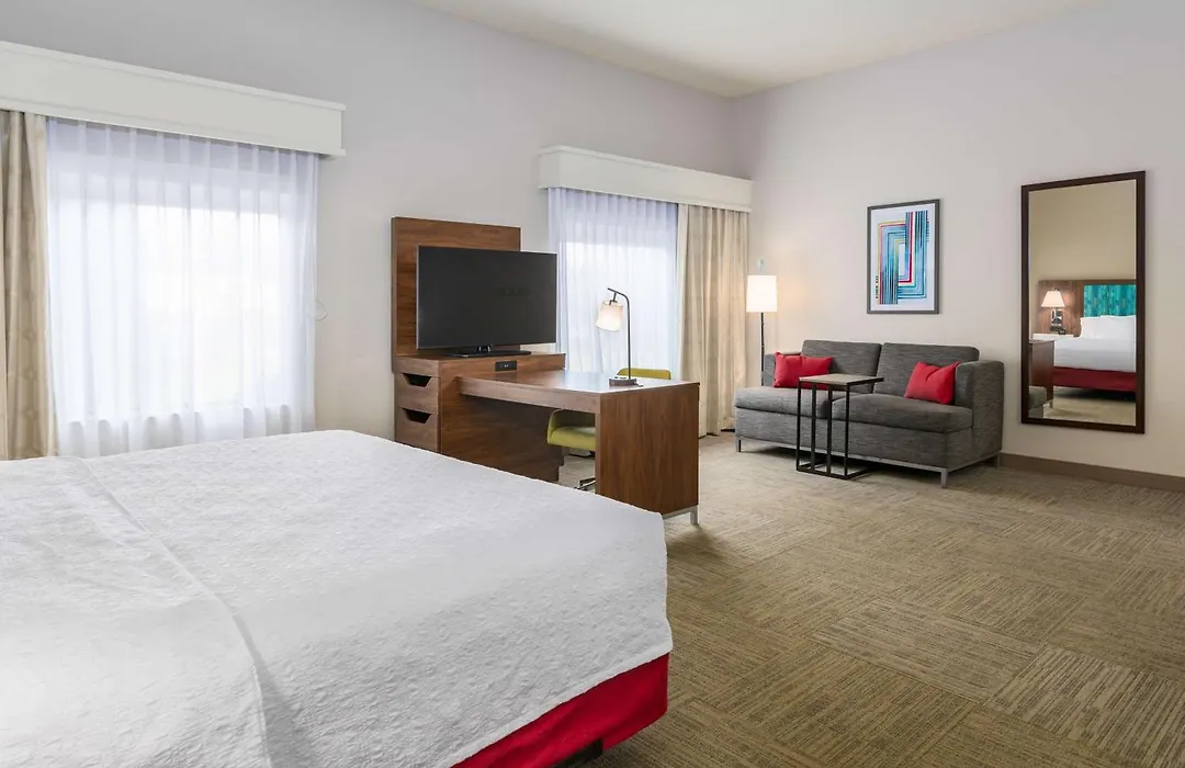 Hampton Inn & Suites Hartford-Manchester-1