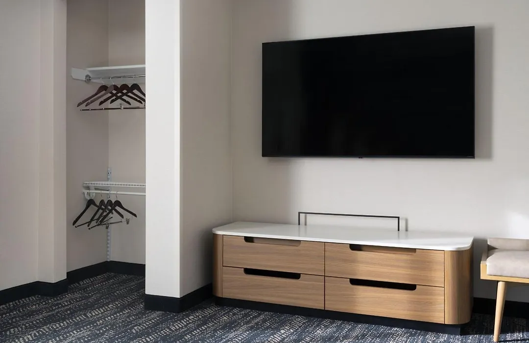 Fairfield By Marriott Inn & Suites Fresno Riverpark-1
