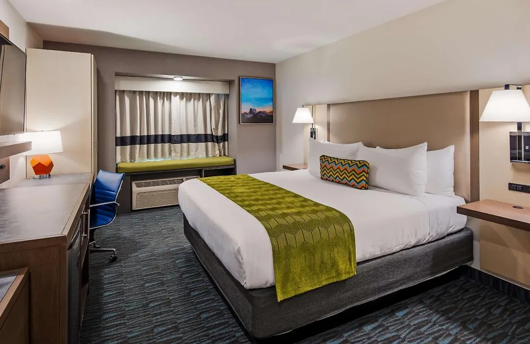 Best Western Plus Yuma Foothills Inn & Suites-1