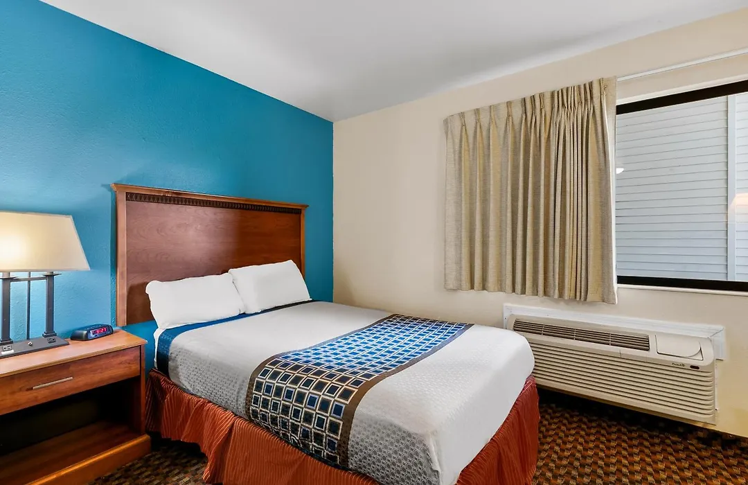 Americas Best Value Inn - Lincoln Airport-1