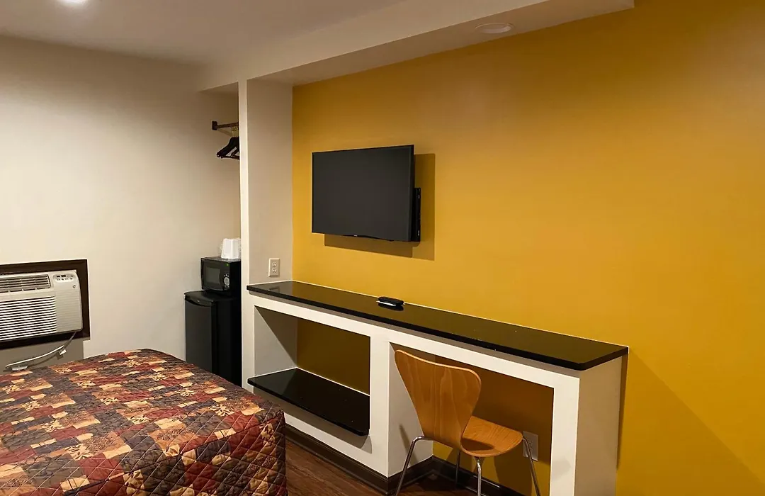 Budget Inn-1