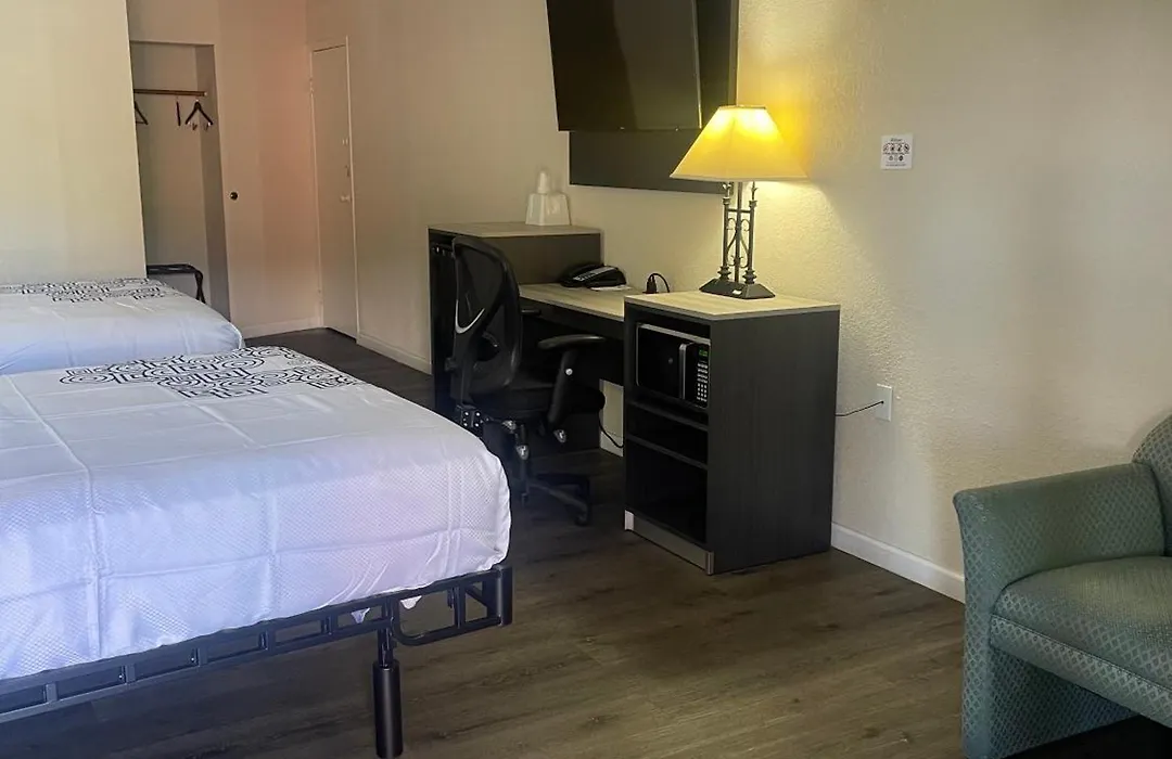 Bourbon Capital Inn-1