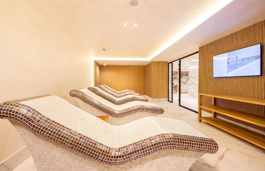 Admiral Hotel-1