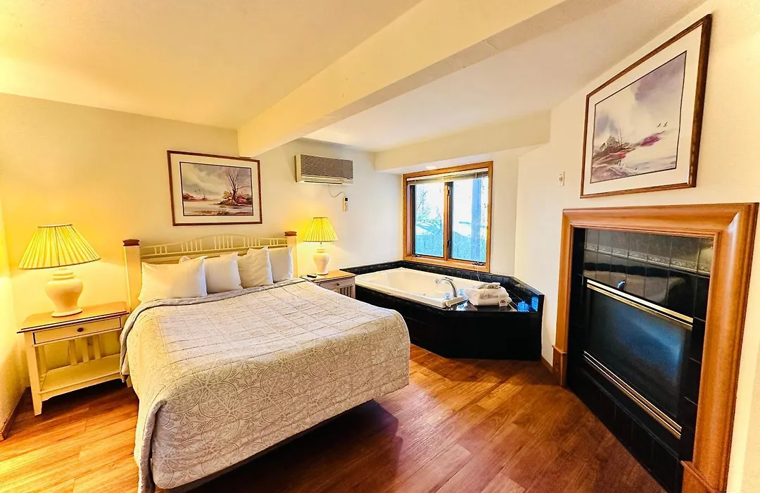 The Lodge At Leathem Smith-1