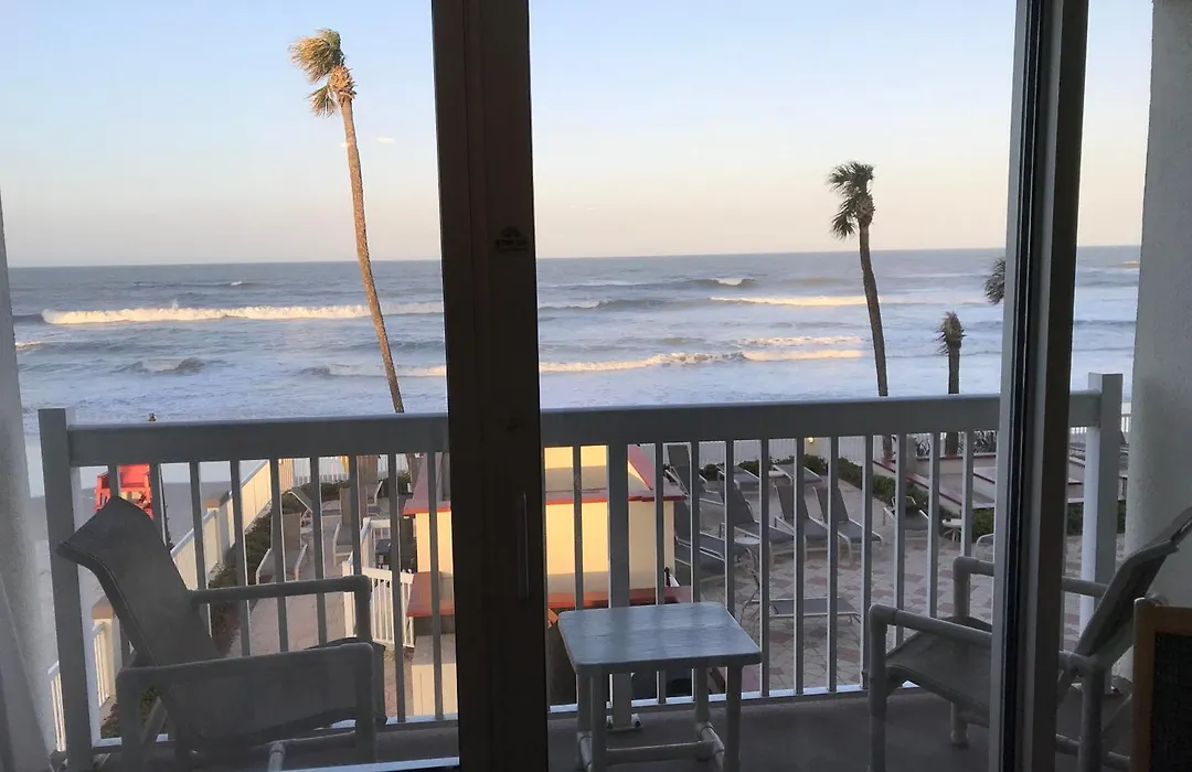 Direct Oceanfront, Fantastic Ocean View, Separate Bedroom ! - Pools Open !-1