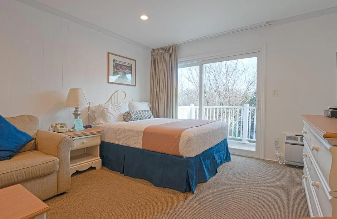 East Hampton House Resort-1