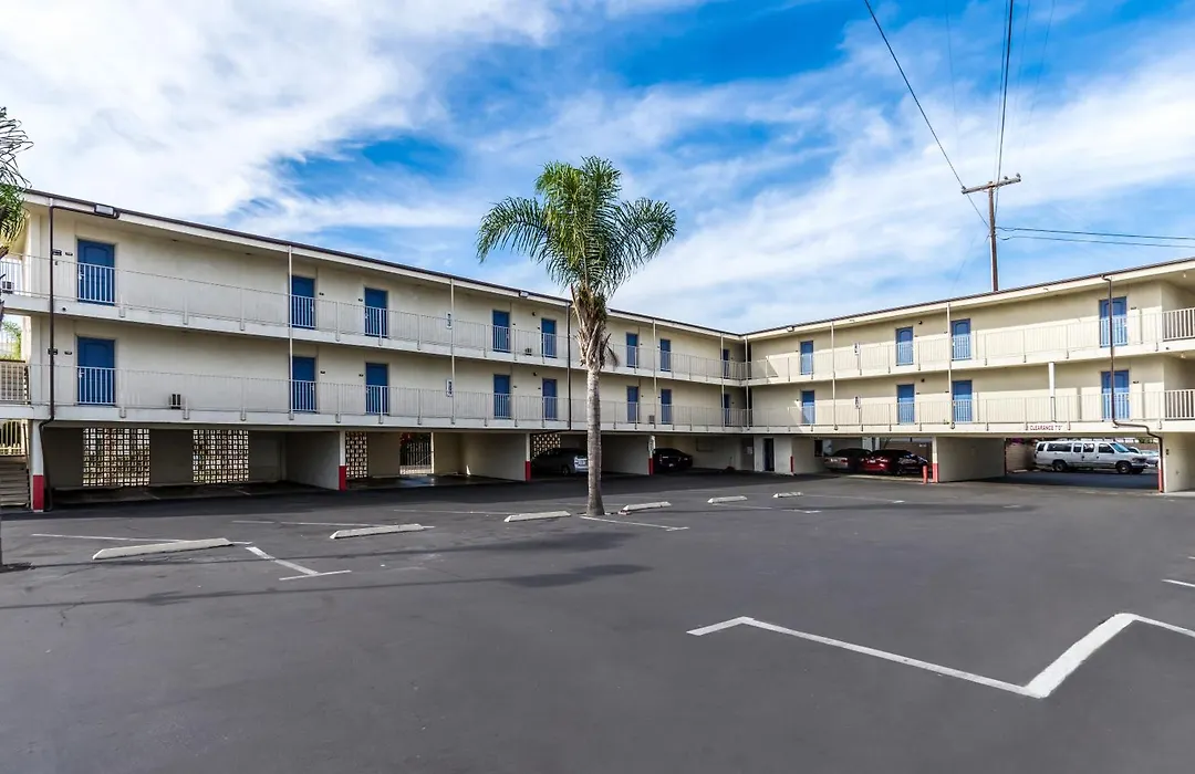 Pacific Inn-1